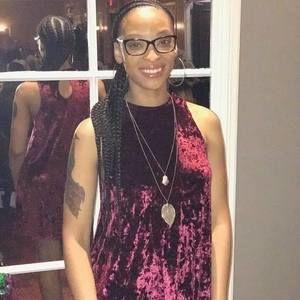 Meet your Posher, Courtney